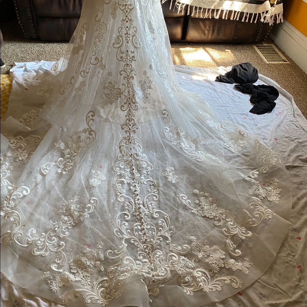 Madison James Wedding Gown - Picture 4 of 10